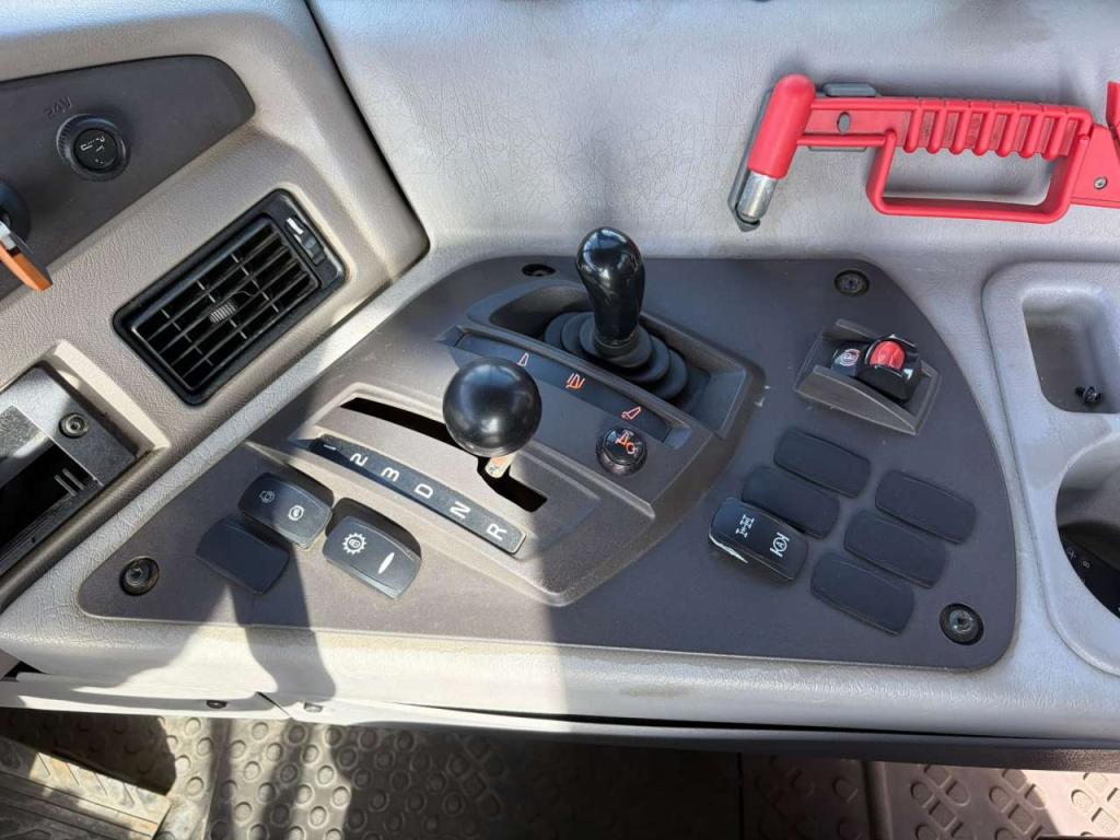 Volvo A25G Photo 21