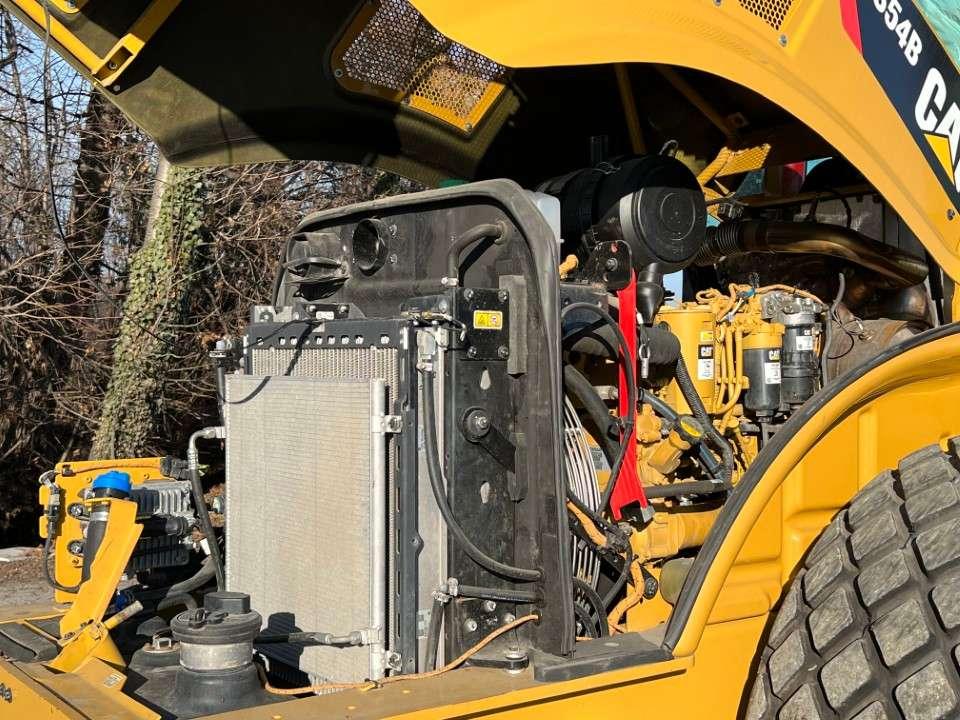 Caterpillar CS54B Photo 10
