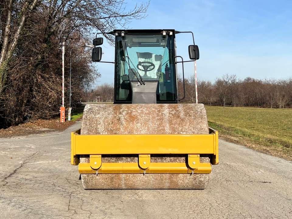 Caterpillar CS54B Photo 15