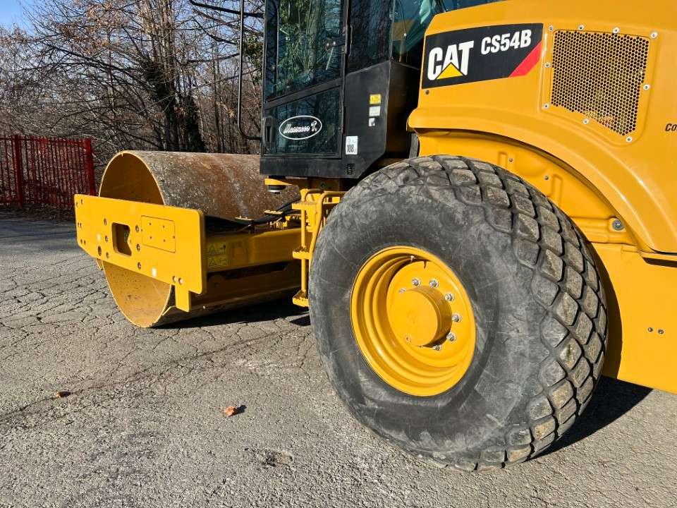 Caterpillar CS54B Photo 4