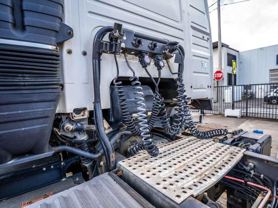 Volvo FMX 420+HYDR Photo 10