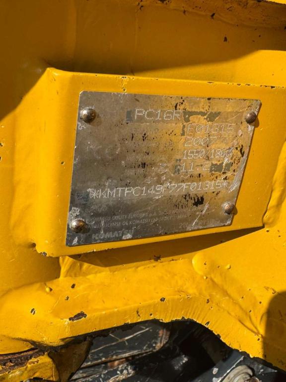 Komatsu PC16R-2 Photo 5