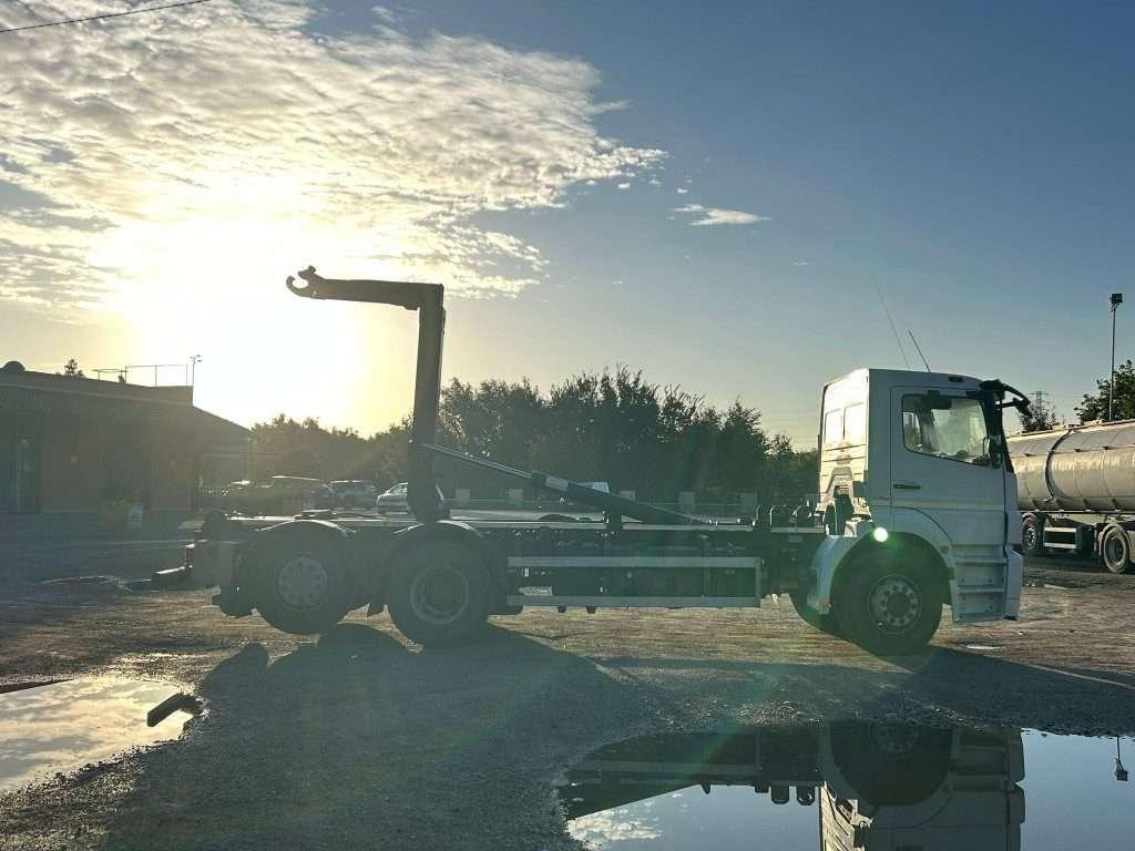 Mercedes-Benz Hook lifts truck Photo 9