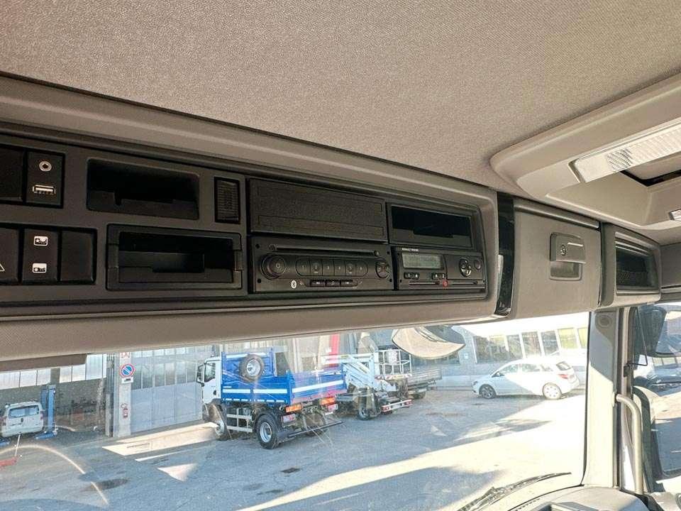 Renault C430 8x4 Photo 20