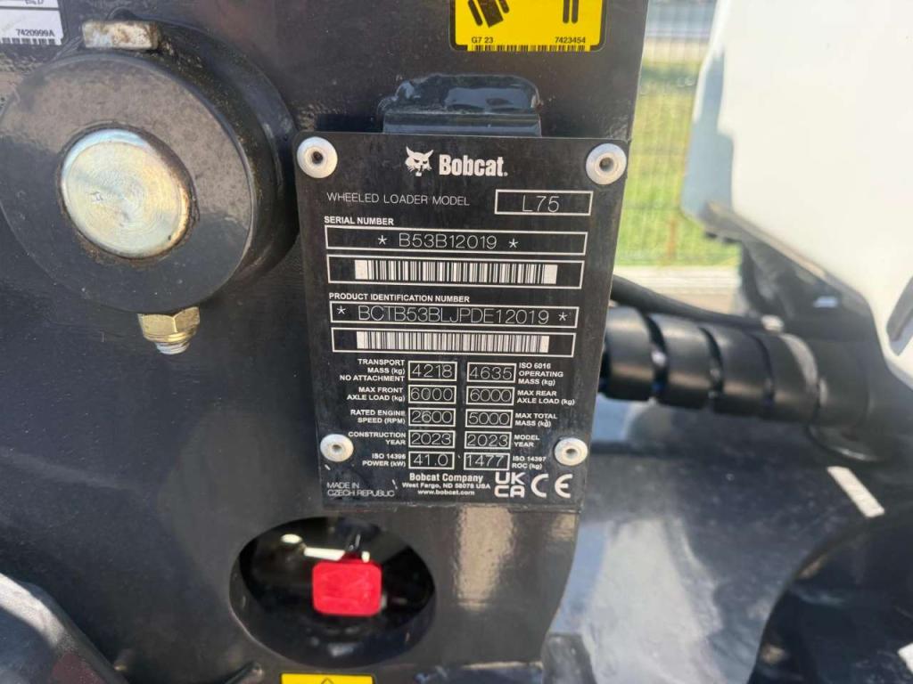 Bobcat L75 Photo 6