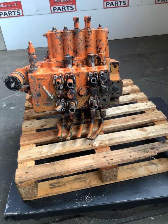 Hydraulic distributor for Fiat Hitachi EX 235 Photo 2
