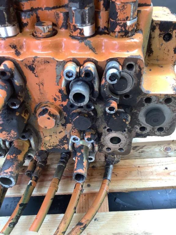 Hydraulic distributor for Fiat Hitachi EX 235 Photo 5