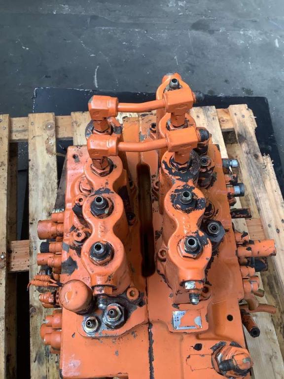 Hydraulic distributor for Fiat Hitachi EX 235 Photo 6