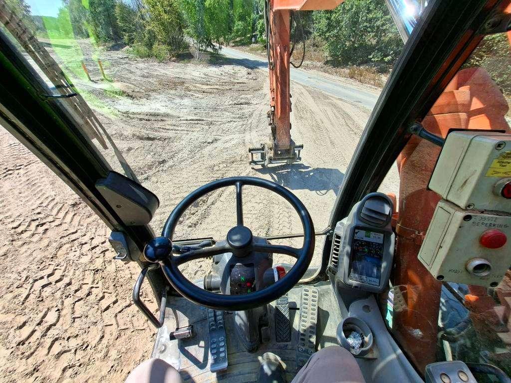 Hitachi ZX 170 W-5 B Photo 9