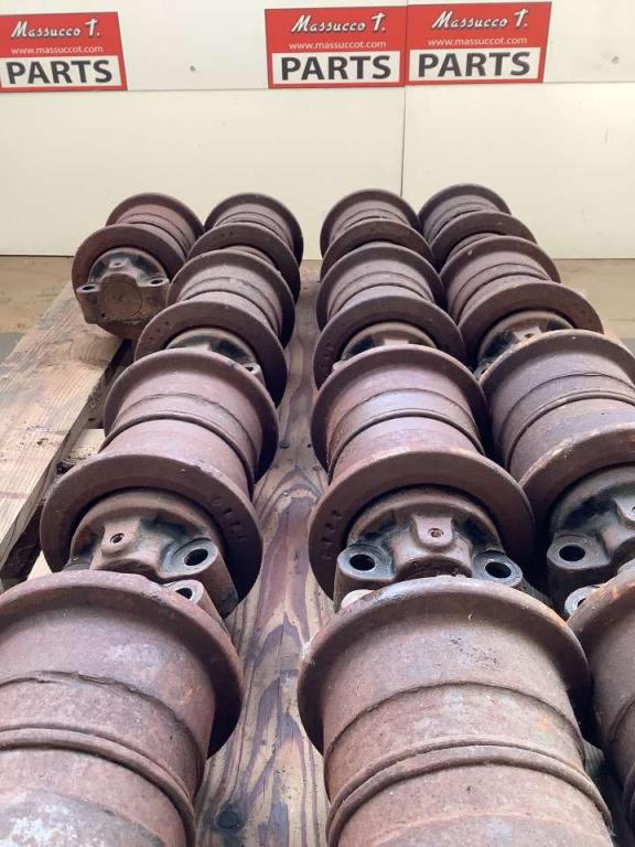 Track rollers for Hitachi ZX130 Photo 3