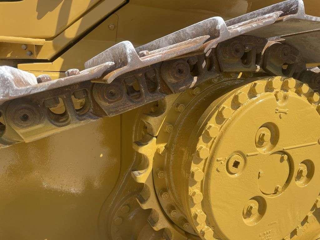 Caterpillar D6M XL Photo 2