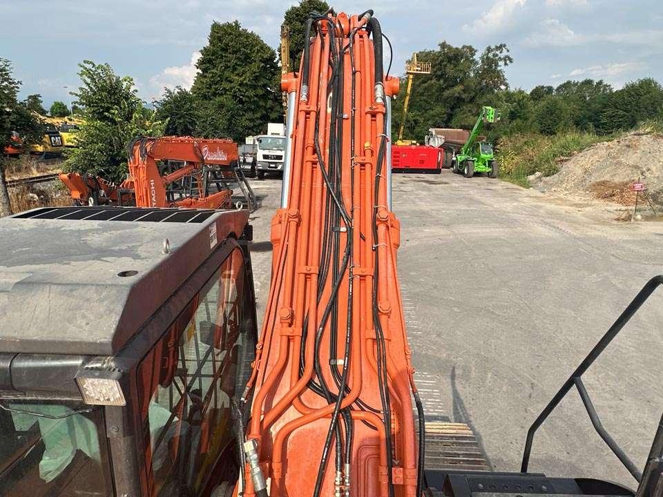 Hitachi ZX350LCN-6 Photo 10