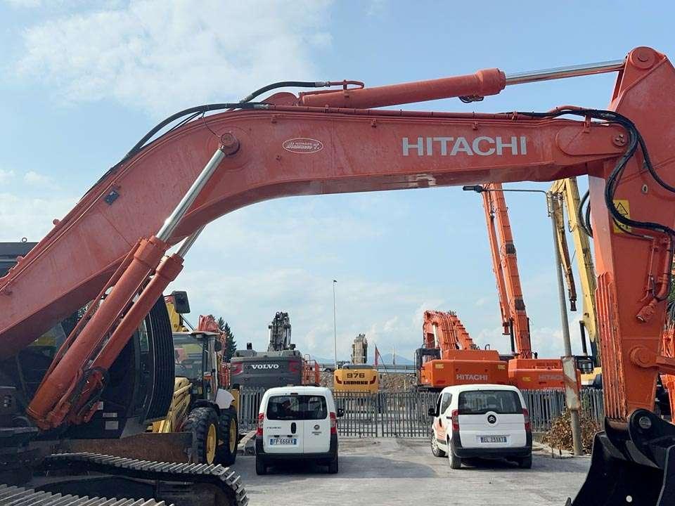 Hitachi ZX350LCN-6 Photo 11