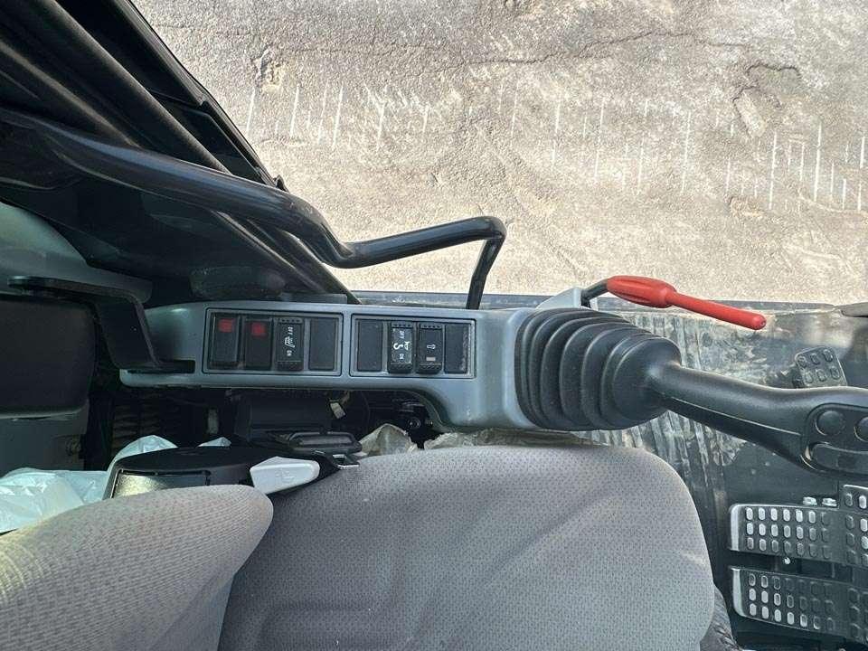 Hitachi ZX350LCN-6 Photo 17