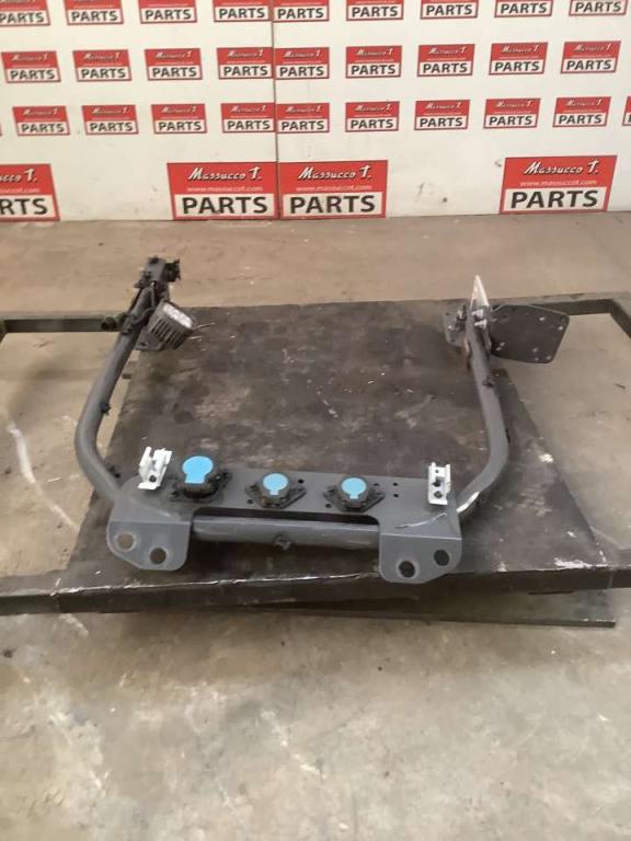 Supporto luci for Volvo FH16 550 6x4 Photo 1