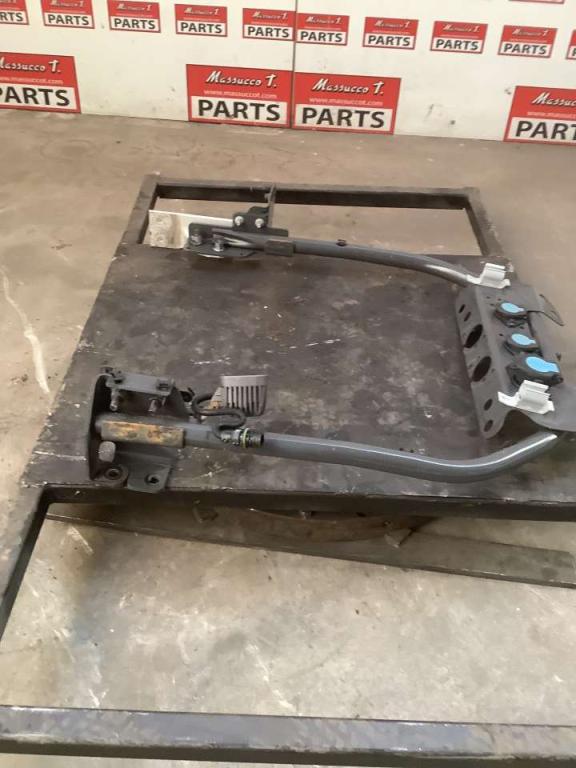 Supporto luci for Volvo FH16 550 6x4 Photo 2