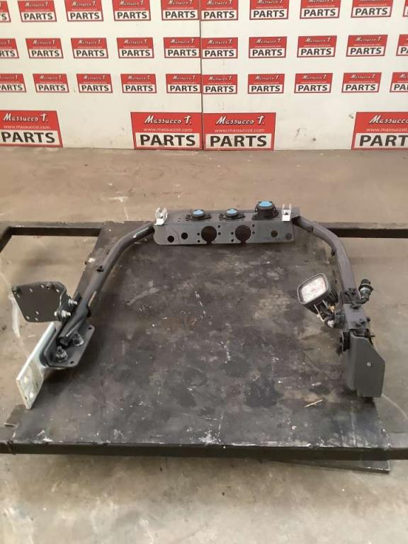 Supporto luci for Volvo FH16 550 6x4 Photo 3