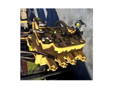 Hydraulic distributor for Caterpillar 231D sold by CERVETTI TRACTOR Srl