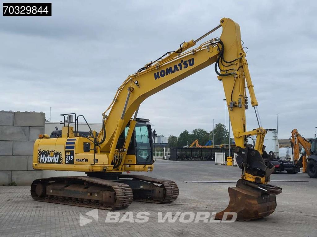 Komatsu HB215 LC -2 Photo 6