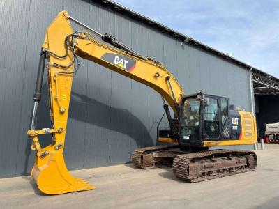 Caterpillar 320E L Photo 1