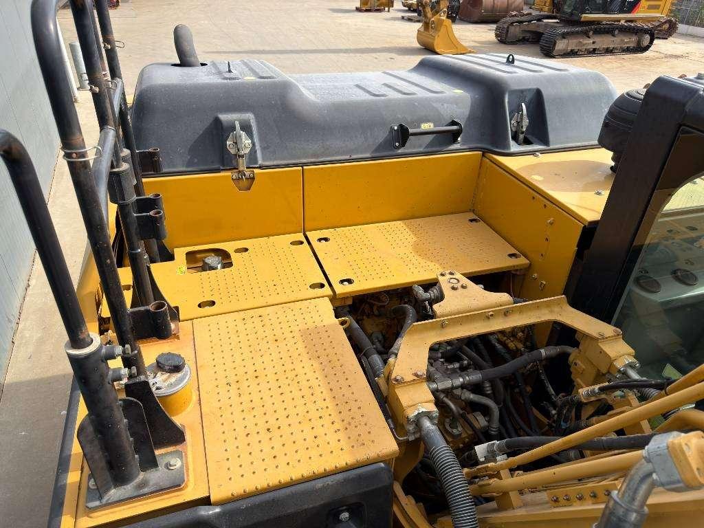 Caterpillar 320E L Photo 19