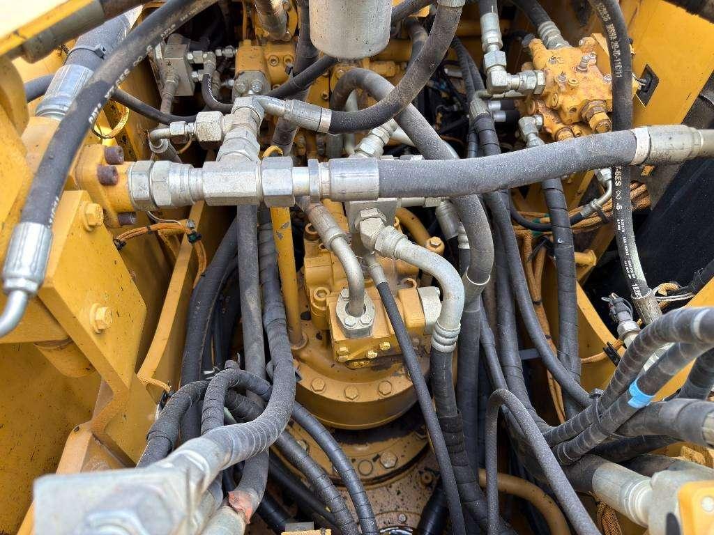 Caterpillar 320E L Photo 20