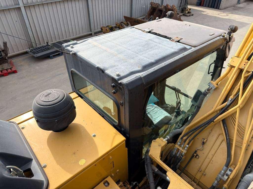 Caterpillar 320E L Photo 21