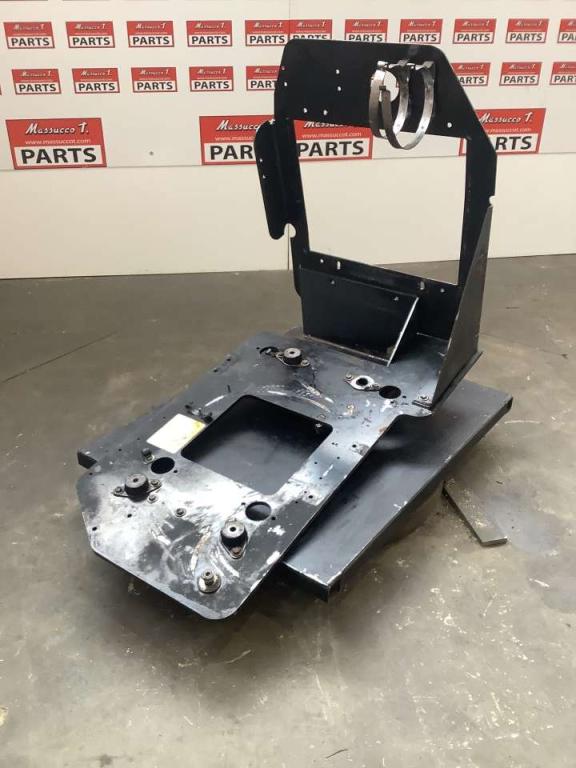 Engine mount for JLG LIFT 450 AJ Photo 3