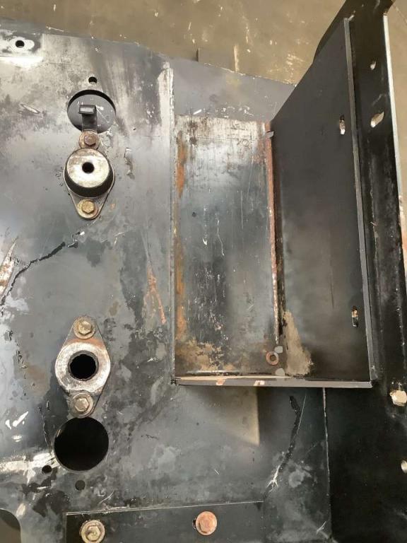 Engine mount for JLG LIFT 450 AJ Photo 5