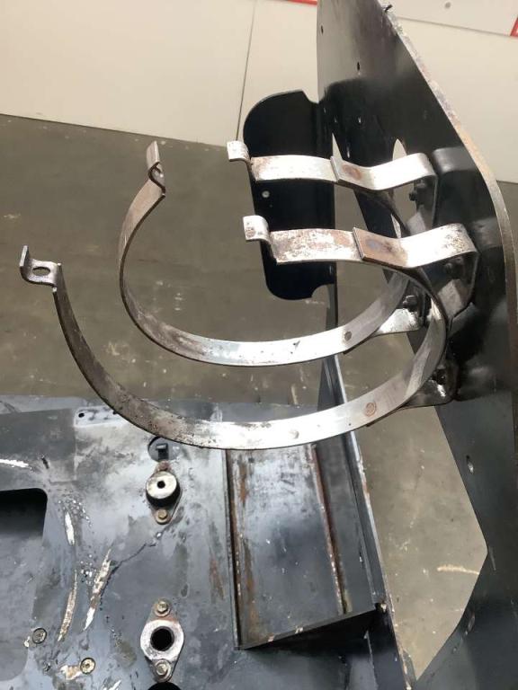 Engine mount for JLG LIFT 450 AJ Photo 6