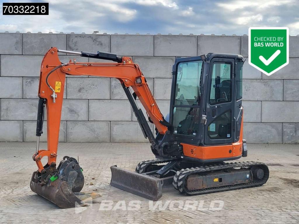 Hitachi ZX33 U-6 CLR A/C - 3 Buckets Photo 1