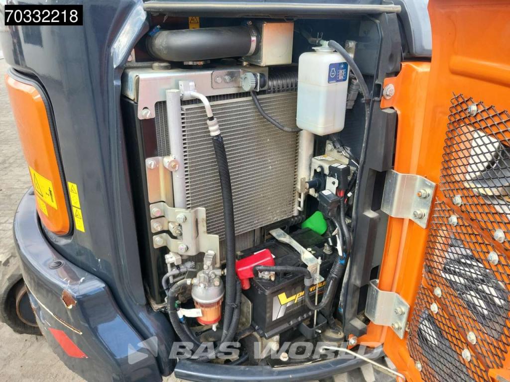 Hitachi ZX33 U-6 CLR A/C - 3 Buckets Photo 24