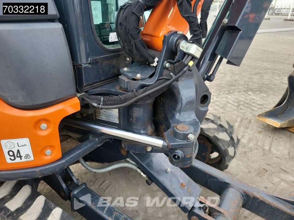 Hitachi ZX33 U-6 CLR A/C - 3 Buckets Photo 27