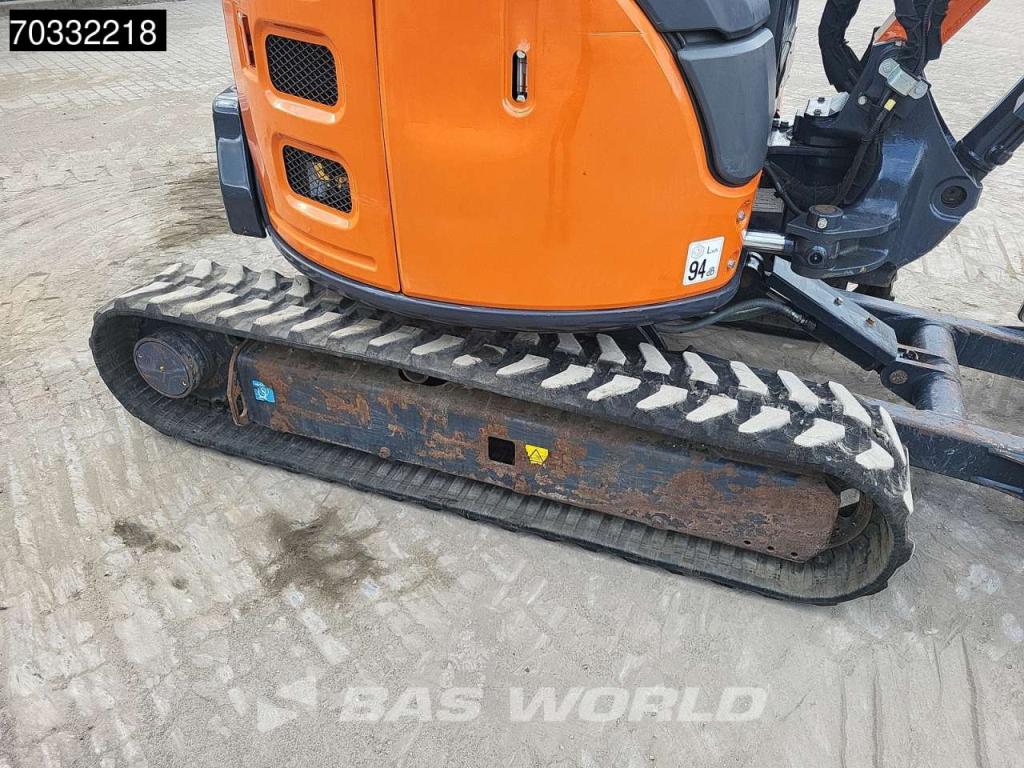 Hitachi ZX33 U-6 CLR A/C - 3 Buckets Photo 30