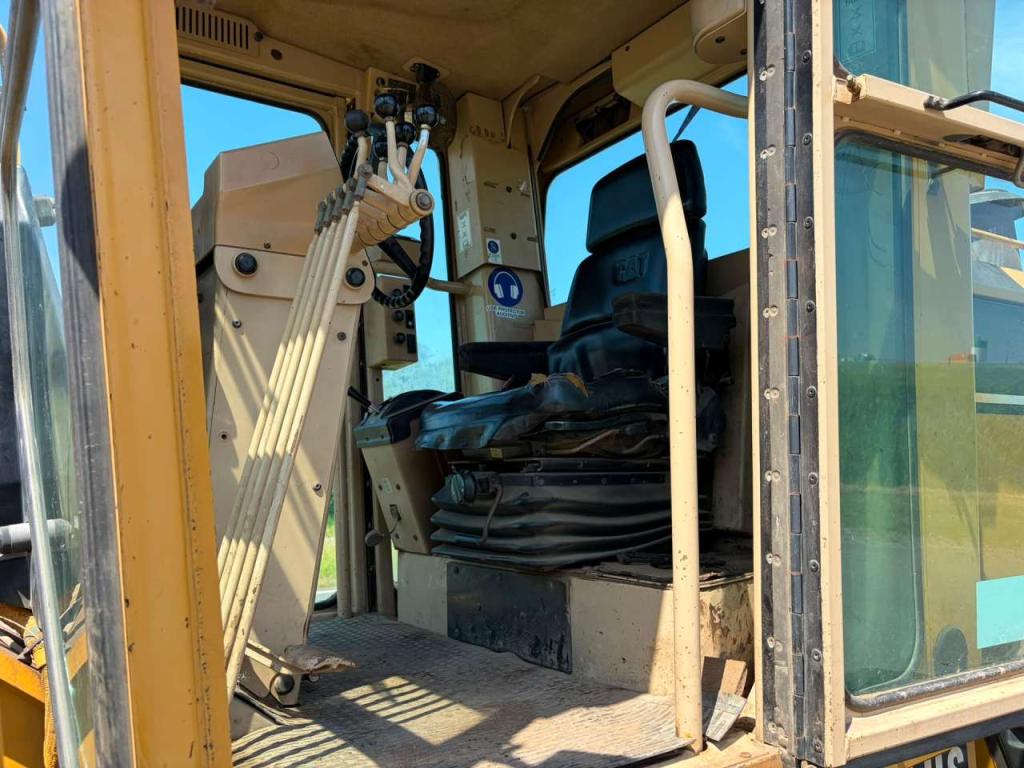 Caterpillar 140H Photo 17