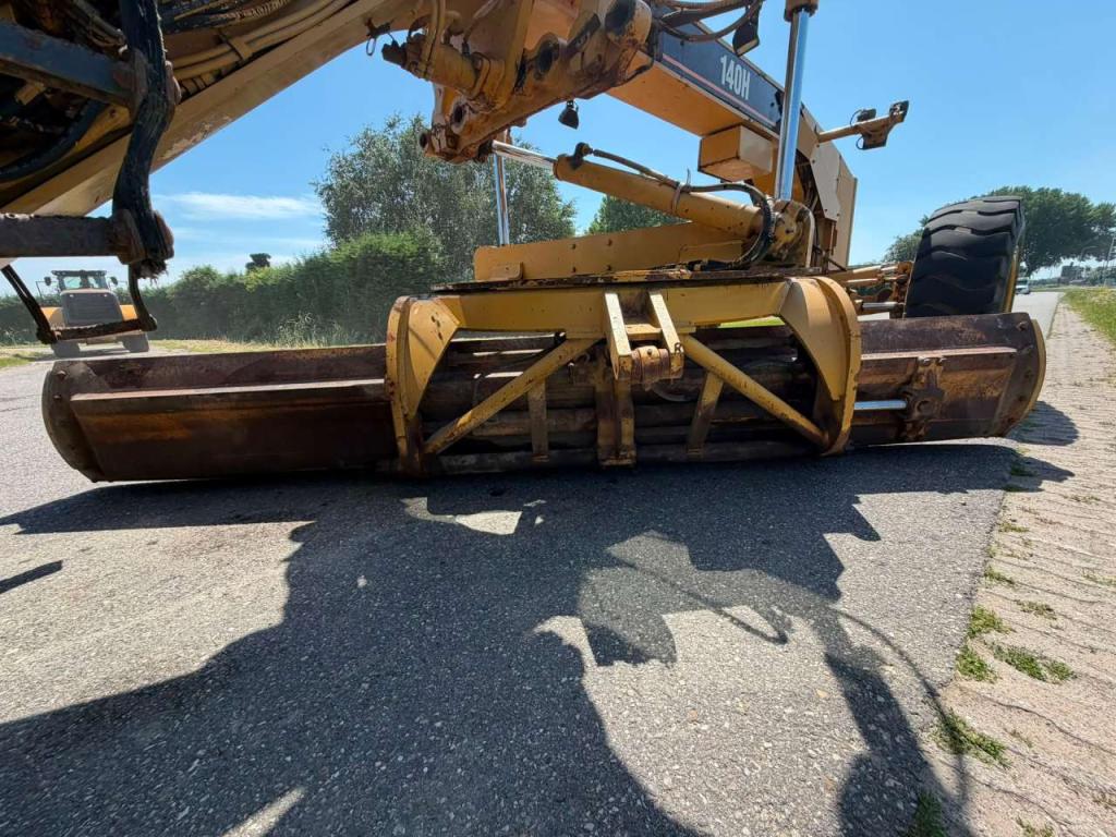 Caterpillar 140H Photo 25