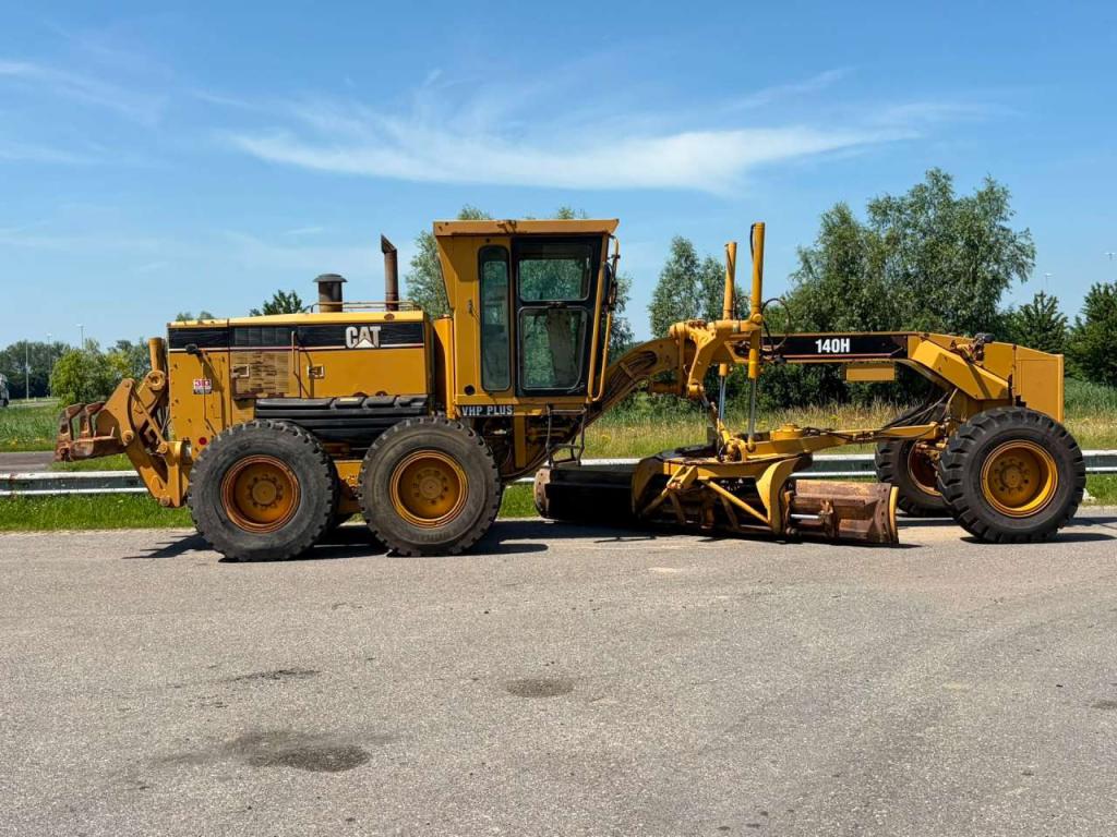 Caterpillar 140H Photo 6