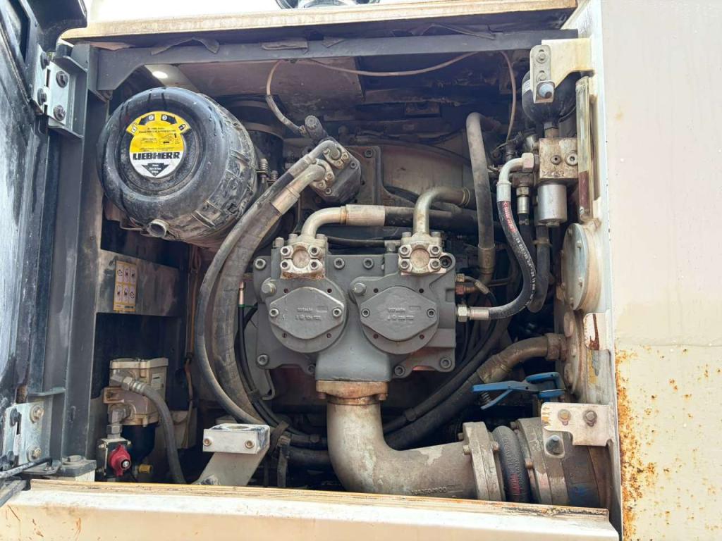 Liebherr R950 SHD (R945 / R946) Photo 24