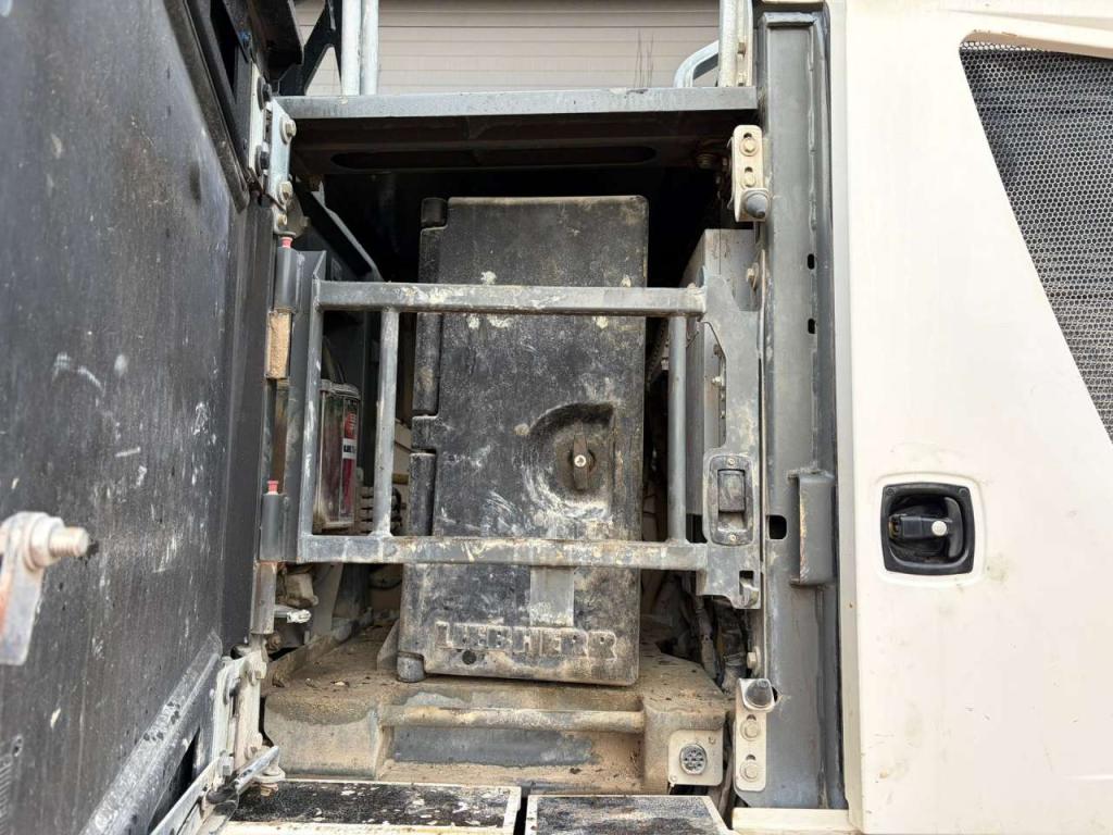 Liebherr R950 SHD (R945 / R946) Photo 26