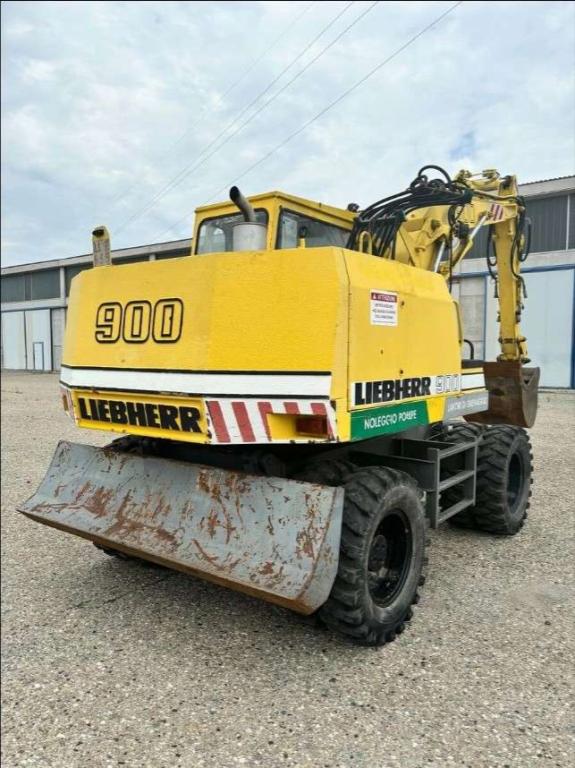 Liebherr A 900 C Photo 5