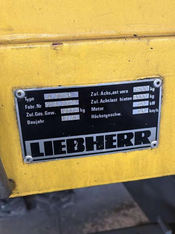 Liebherr A 900 C Photo 8