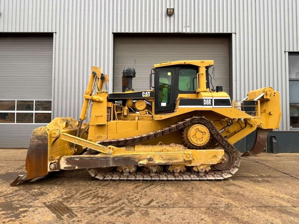 Caterpillar D8R - Single shank ripper Photo 1