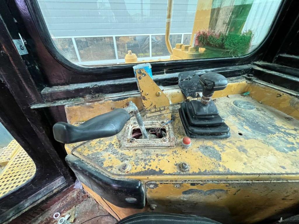 Caterpillar D8R - Single shank ripper Photo 17