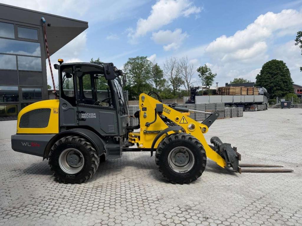 Wacker Neuson WL 54 LOW HOURS Photo 3