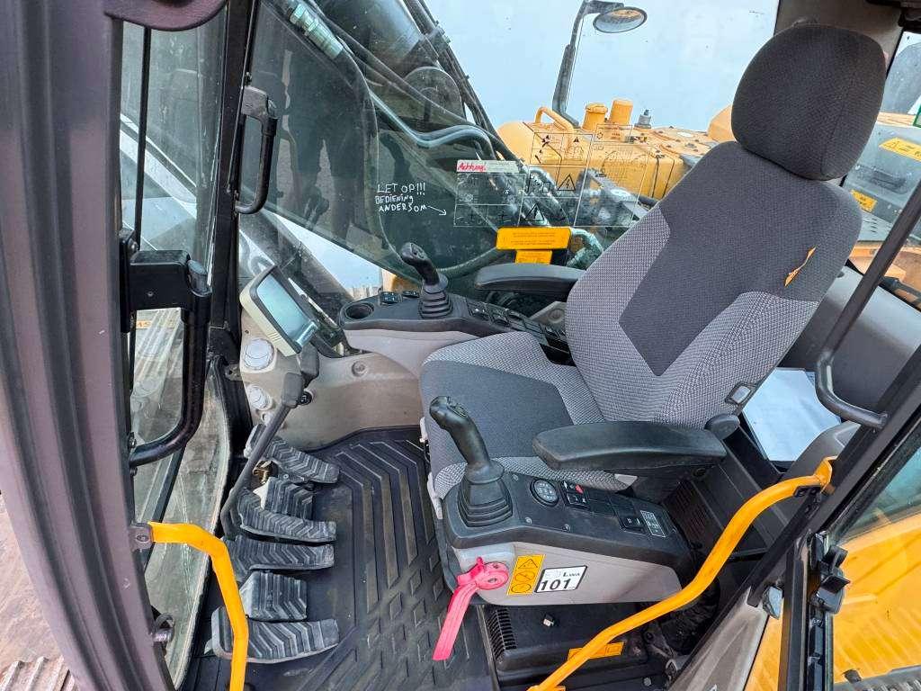 Volvo EC180DL - Triple Boom / Hammer Lines Photo 8