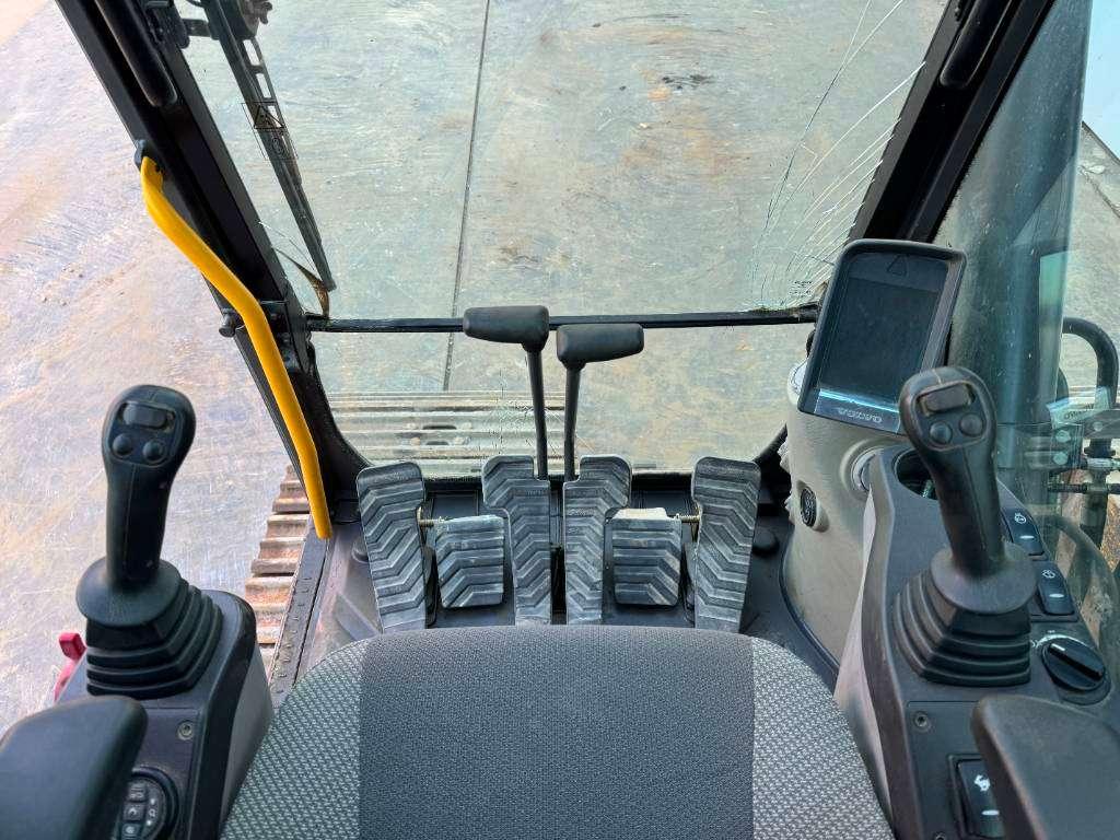 Volvo EC180DL - Triple Boom / Hammer Lines Photo 9