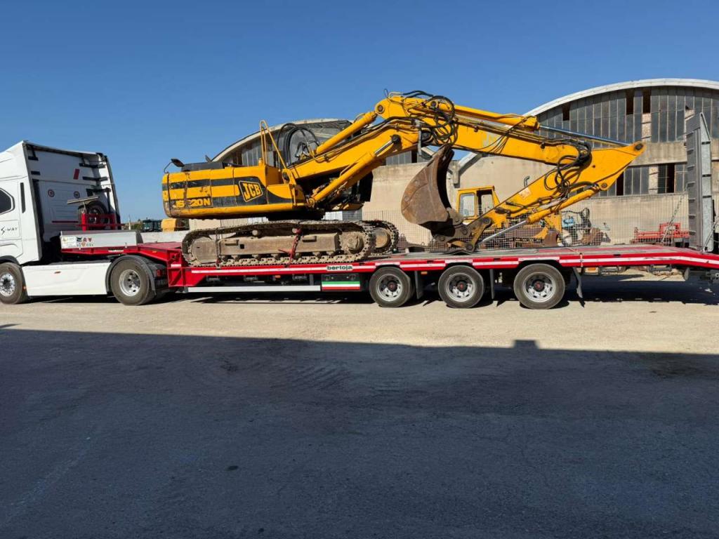 JCB 220 Photo 8