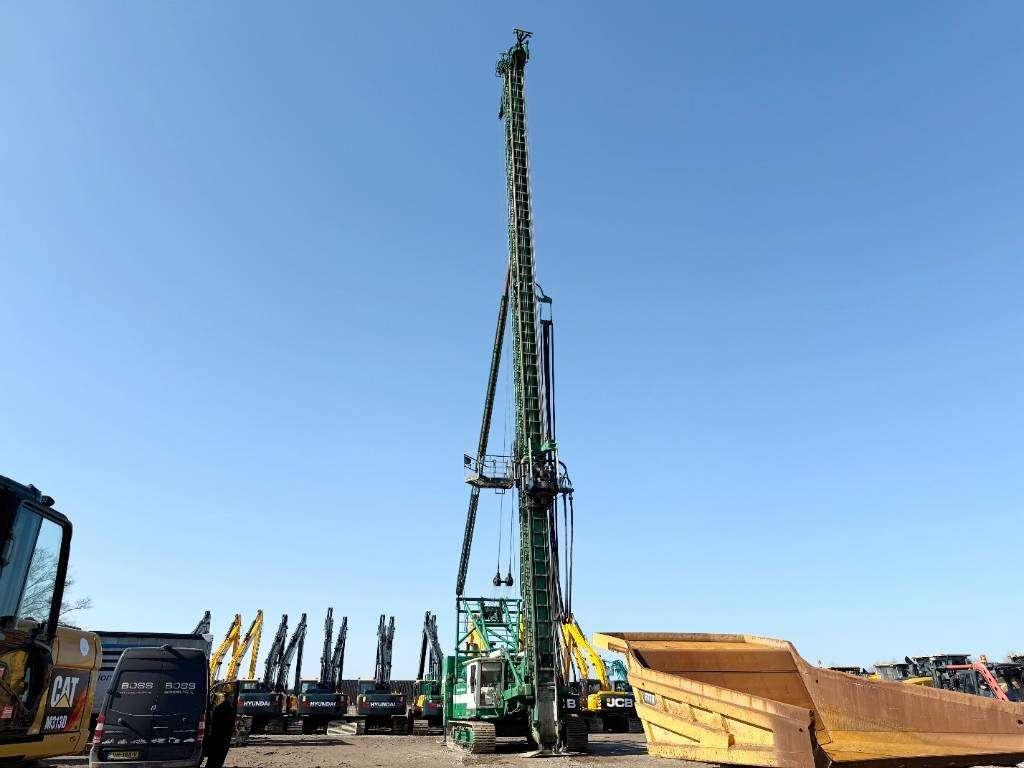 Hitachi KH150GLS-2 - 30.3m Drill / Powerpack / Hydr Tracks Photo 3