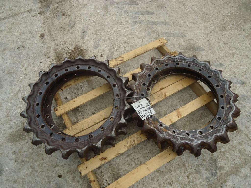 Sprocket for Hitachi ZAXIS 350 SERIE 1 Photo 1