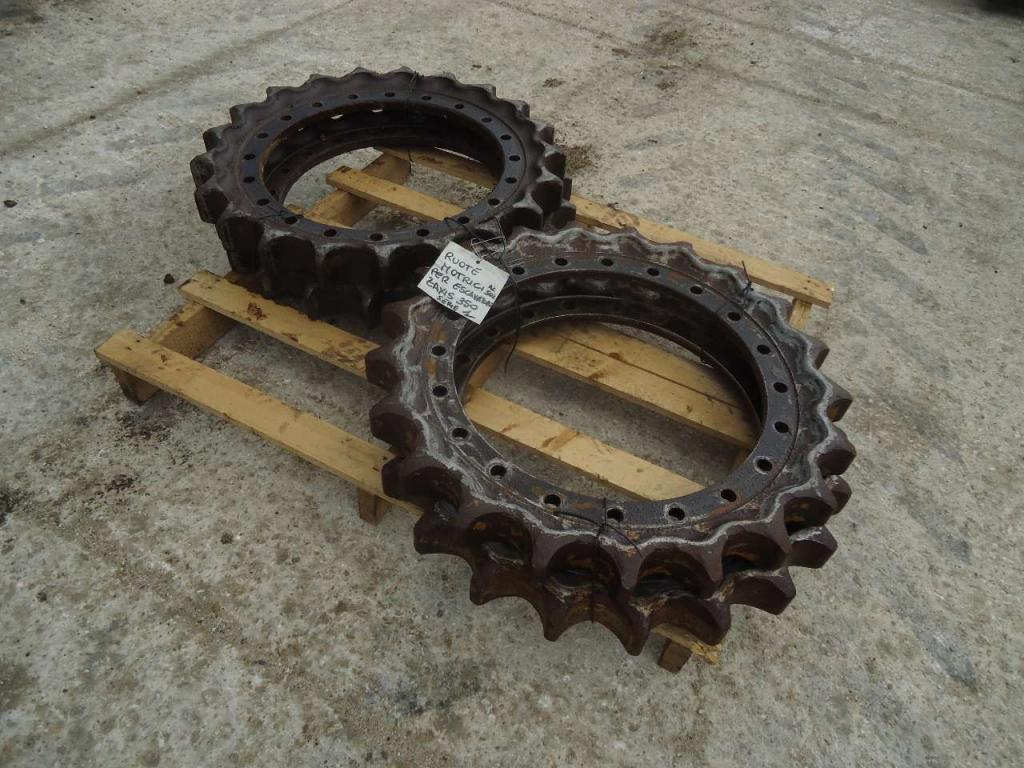 Sprocket for Hitachi ZAXIS 350 SERIE 1 Photo 2